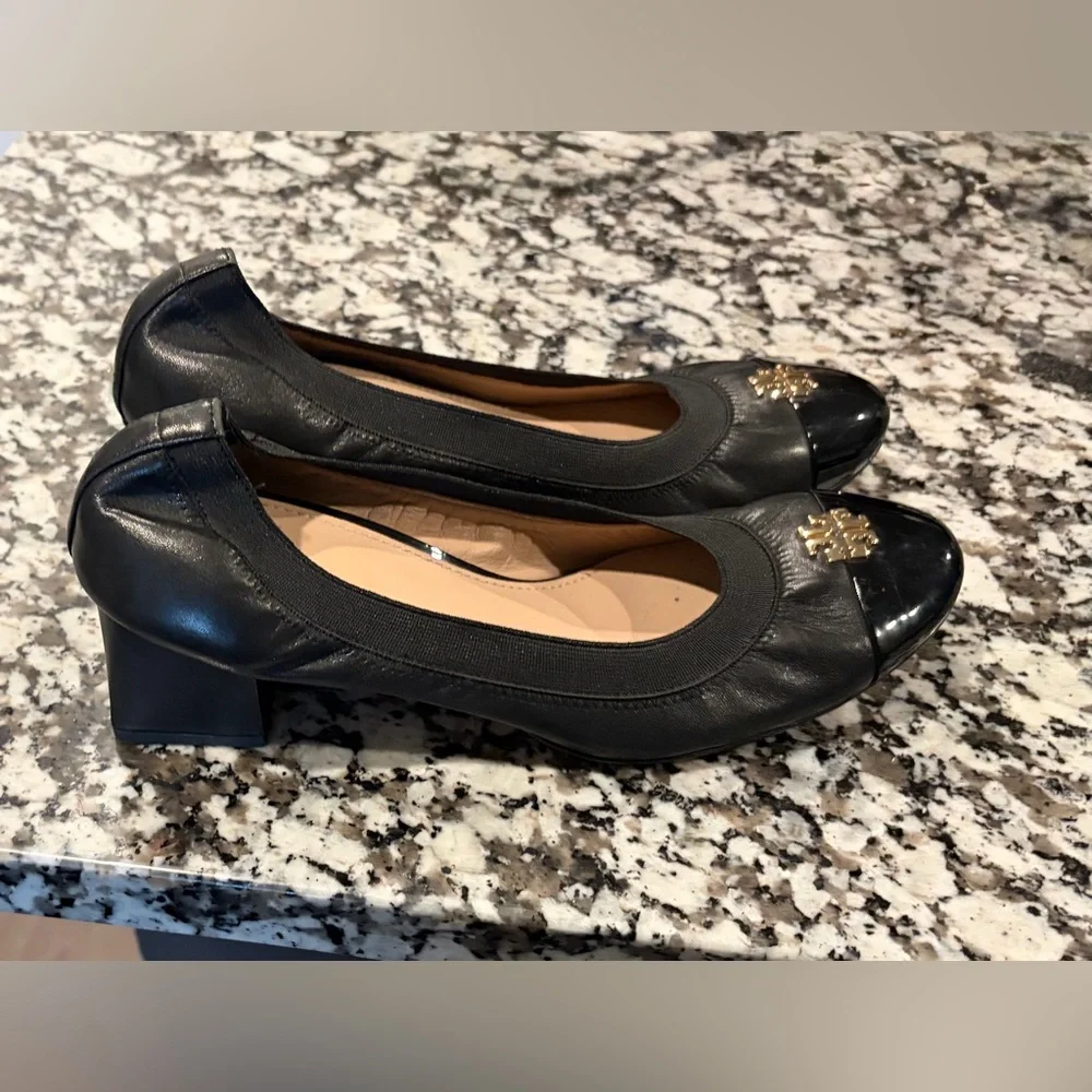 Tory Burch cap toe Jolie block heel pumps - Picture 2 of 4